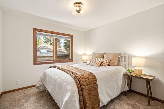 60766 Golf Village Loop, Bend, OR 97702