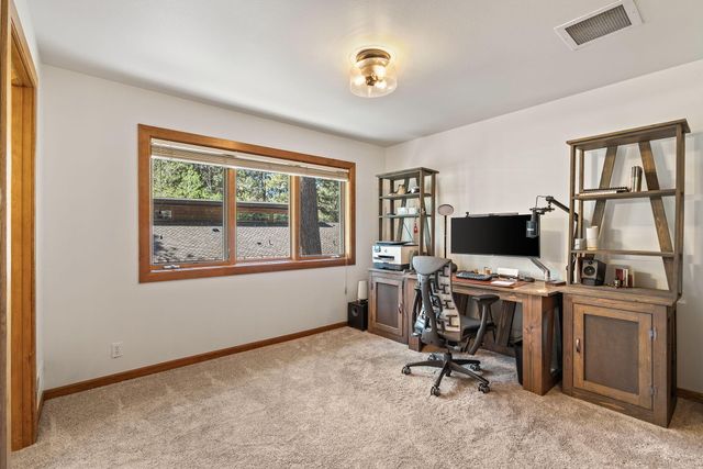 60766 Golf Village Loop, Bend, OR 97702