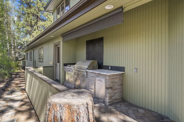 60766 Golf Village Loop, Bend, OR 97702