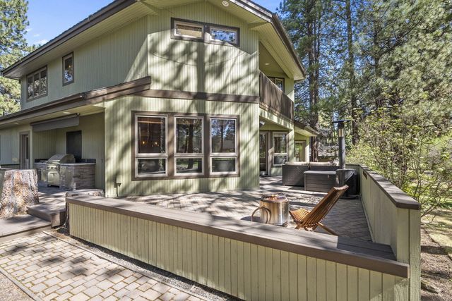 60766 Golf Village Loop, Bend, OR 97702