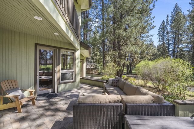 60766 Golf Village Loop, Bend, OR 97702