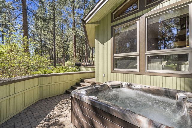 60766 Golf Village Loop, Bend, OR 97702