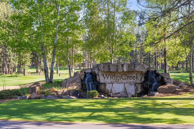 60766 Golf Village Loop, Bend, OR 97702