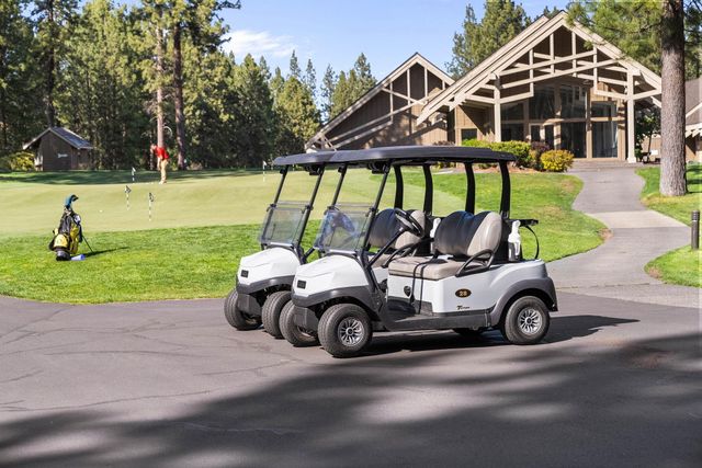 60766 Golf Village Loop, Bend, OR 97702