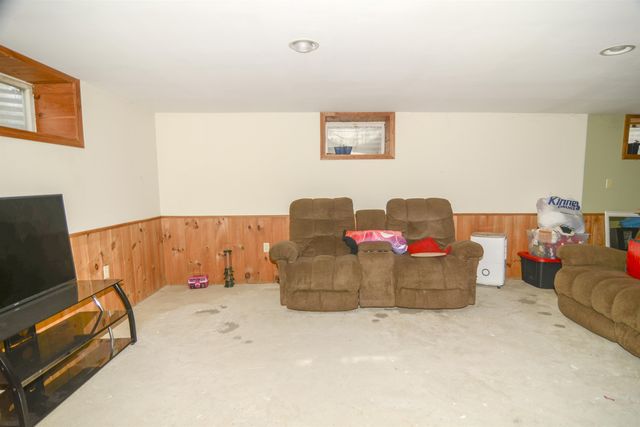 67 Highland Avenue, Derby, VT 05830