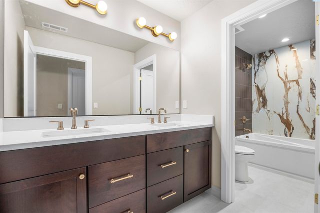 184 Taylor Lane, Pasco, WA 99301