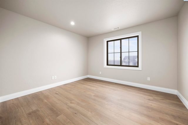 184 Taylor Lane, Pasco, WA 99301