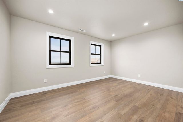 184 Taylor Lane, Pasco, WA 99301