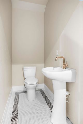 184 Taylor Lane, Pasco, WA 99301