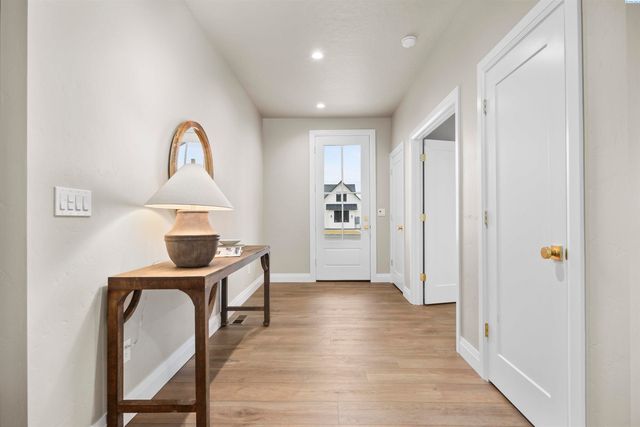 184 Taylor Lane, Pasco, WA 99301