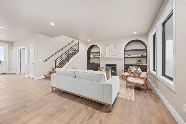 184 Taylor Lane, Pasco, WA 99301