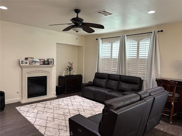 6111 Peregrine Drive, Jurupa Valley, CA 91752