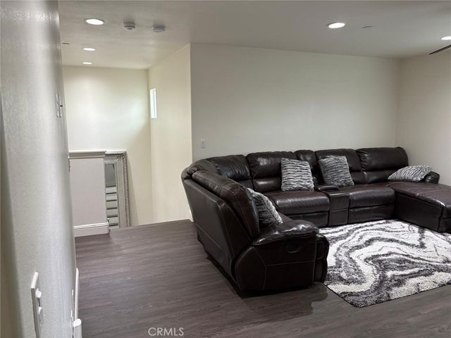 6111 Peregrine Drive, Jurupa Valley, CA 91752