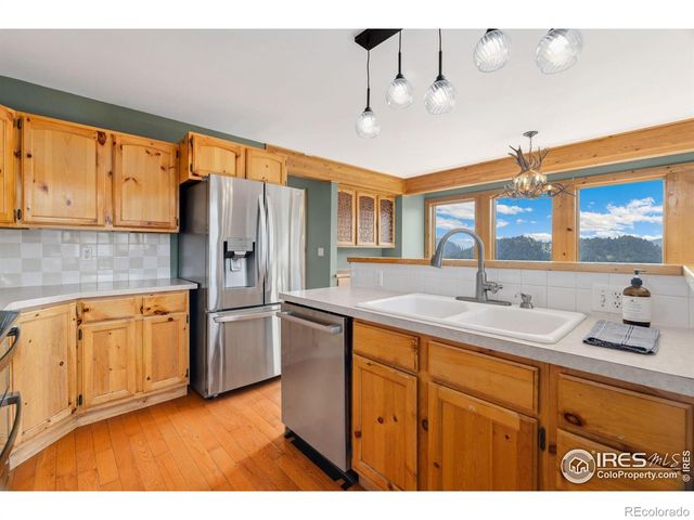 532 Elkridge Drive, Glen Haven, CO 80532