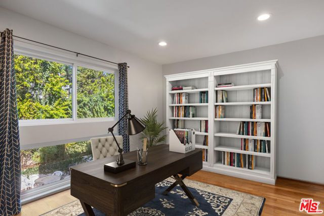 15325 Magnolia Boulevard 108, Sherman Oaks, CA 91403
