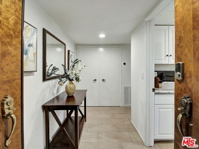 15325 Magnolia Boulevard 108, Sherman Oaks, CA 91403