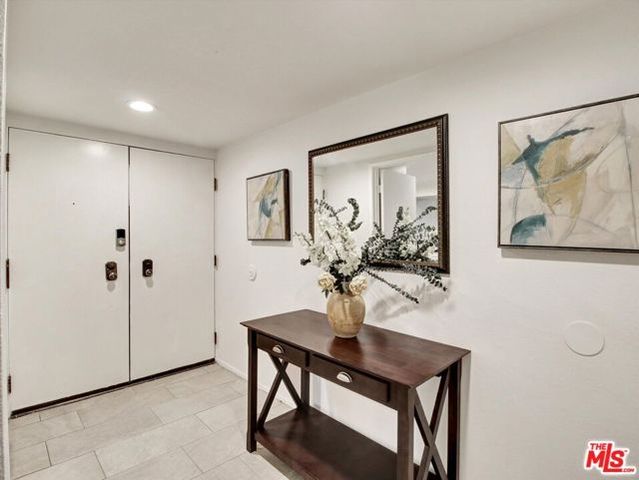 15325 Magnolia Boulevard 108, Sherman Oaks, CA 91403