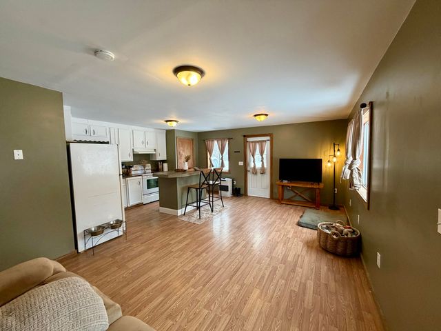 24 Moore Street, Champlain, NY 12919