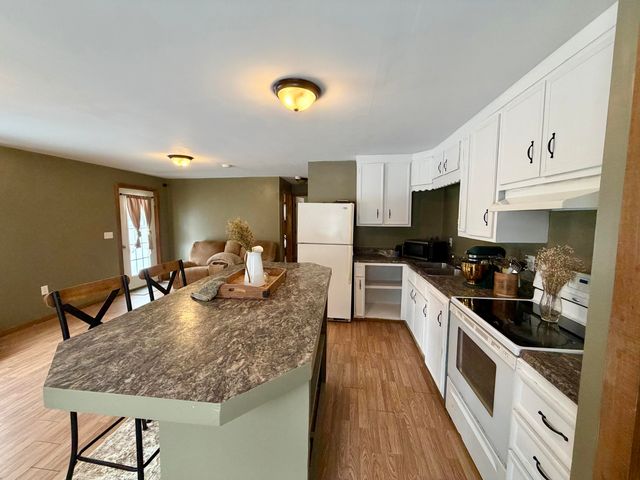 24 Moore Street, Champlain, NY 12919