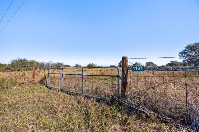 1187 & 1201 Ramsey Road, Alleyton, TX 78935