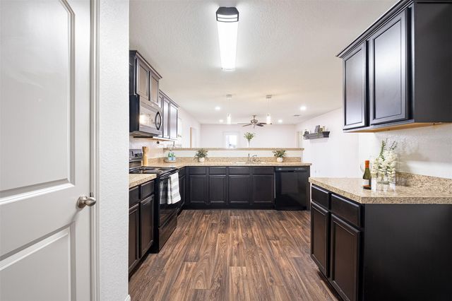 297 Koontz LOOP, Jarrell, TX 76537