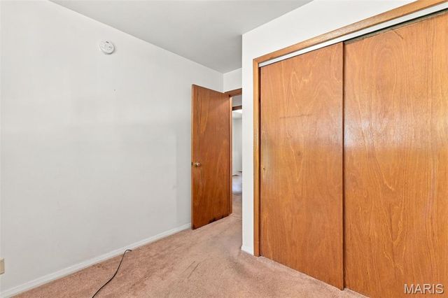8622 North Avenue, St John, MO 63114