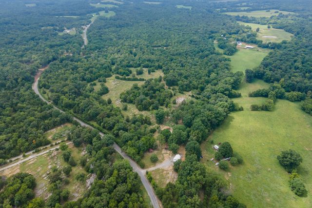 488 Lower Halls Mill Rd, Shelbyville, TN 37160