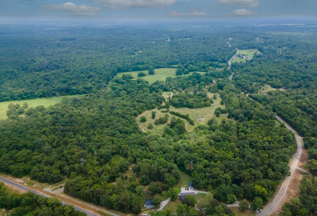 488 Lower Halls Mill Rd, Shelbyville, TN 37160