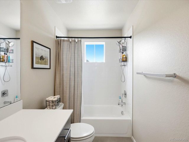21239 E 62nd Ave, Aurora, CO 80019