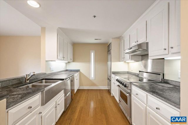 255 E JEFFERSON ST, Charlottesville, VA 22902