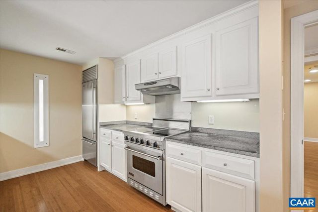 255 E JEFFERSON ST, Charlottesville, VA 22902