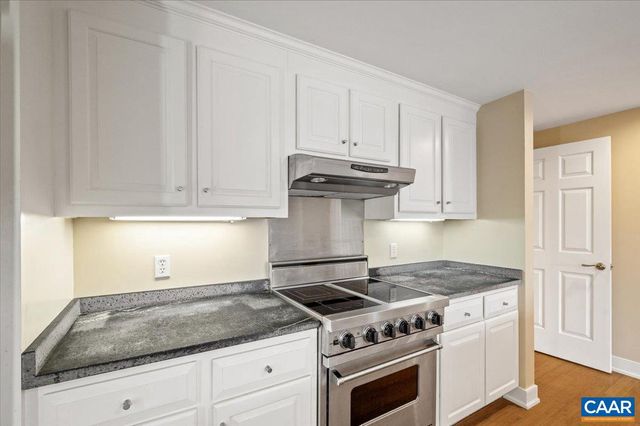 255 E JEFFERSON ST, Charlottesville, VA 22902