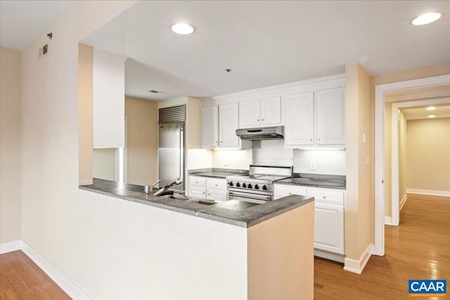 255 E JEFFERSON ST, Charlottesville, VA 22902