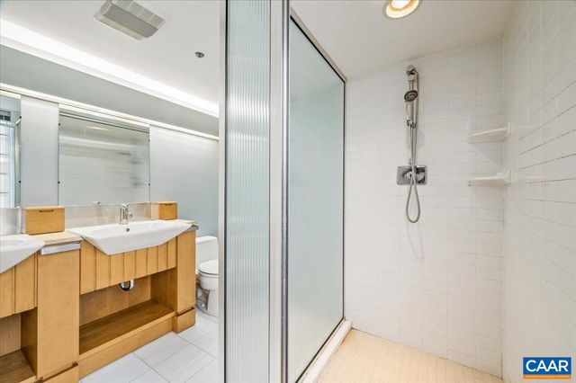 255 E JEFFERSON ST, Charlottesville, VA 22902