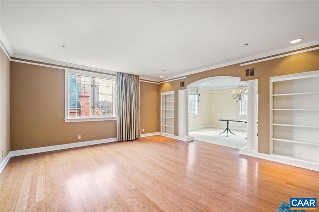 255 E JEFFERSON ST, Charlottesville, VA 22902