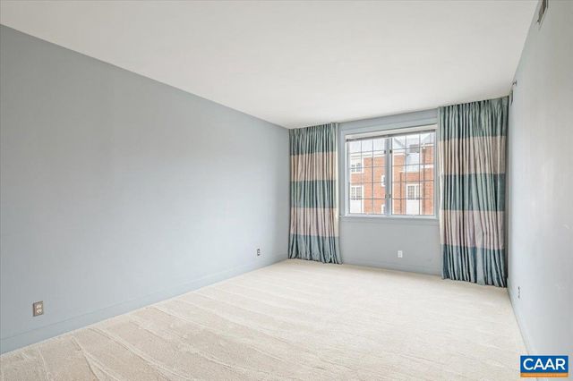 255 E JEFFERSON ST, Charlottesville, VA 22902