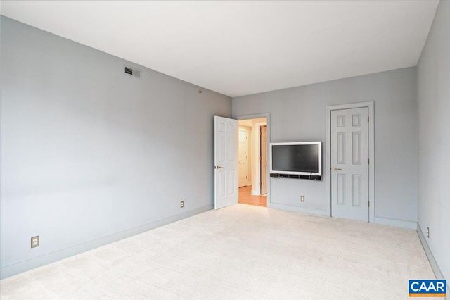 255 E JEFFERSON ST, Charlottesville, VA 22902