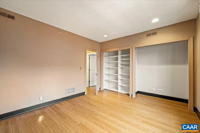 255 E JEFFERSON ST, Charlottesville, VA 22902