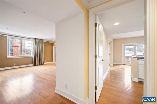 255 E JEFFERSON ST, Charlottesville, VA 22902