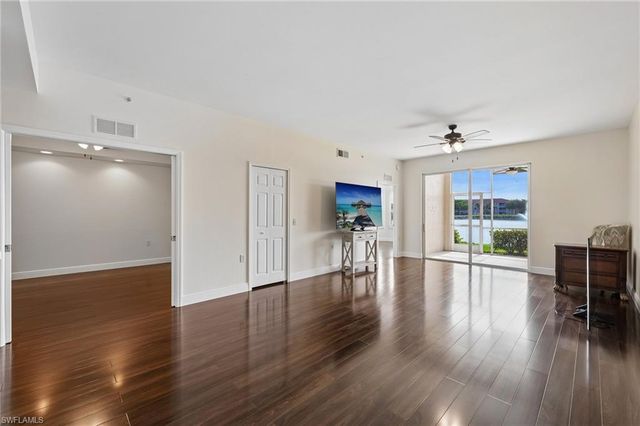 2810 Cypress Trace CIR 2112, Naples, FL 34119