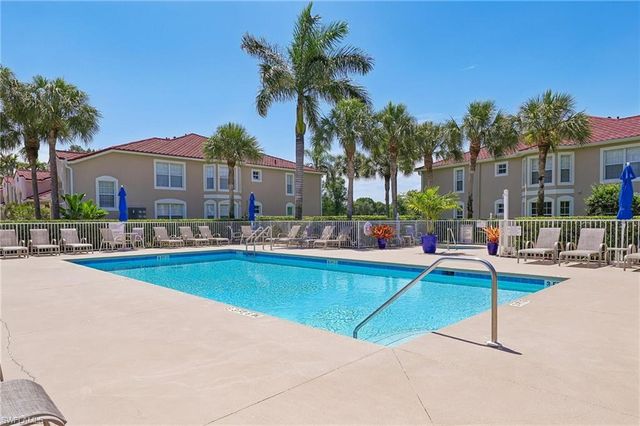 2810 Cypress Trace CIR 2112, Naples, FL 34119
