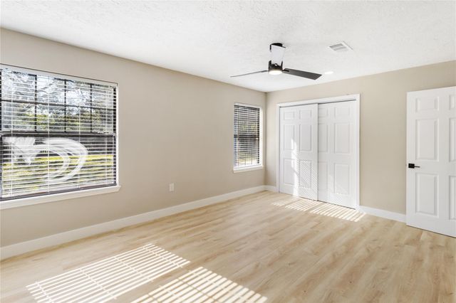 303 21st Avenue N, Texas City, TX 77590