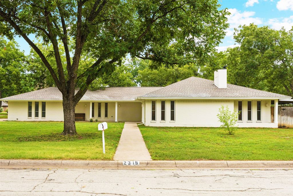2315 W Lavender Lane, Arlington, TX 76013