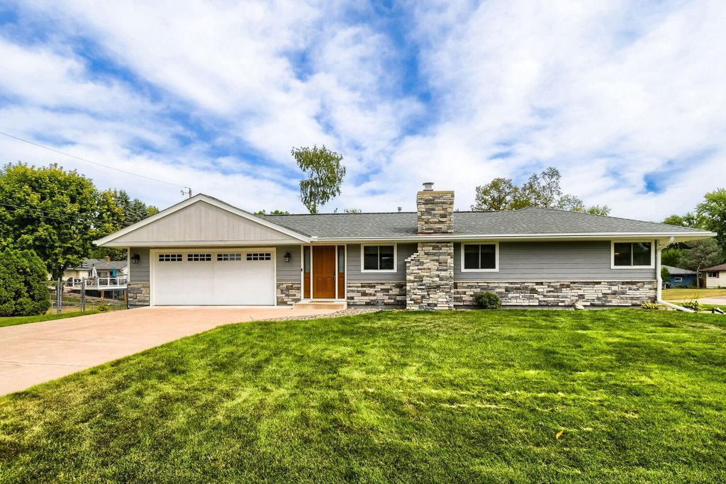227 Dawn Avenue, Shoreview, MN 55126 — photo 2
