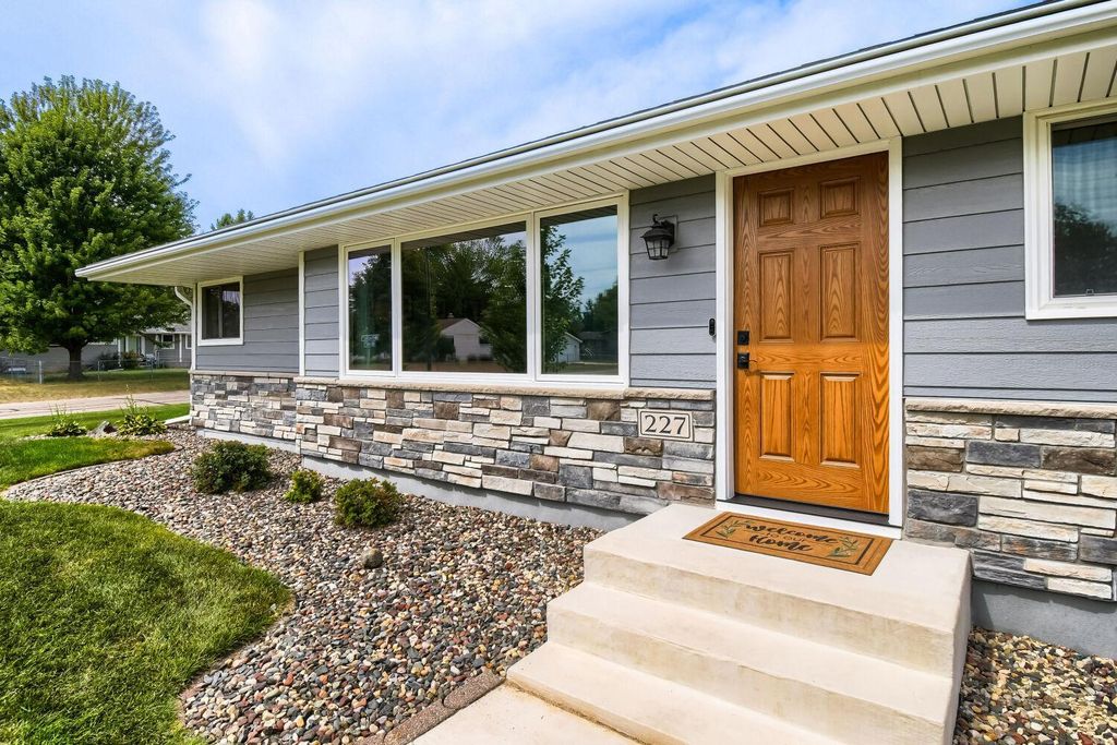 227 Dawn Avenue, Shoreview, MN 55126 — photo 4