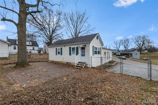 52 Linn Drive, Ste Genevieve, MO 63670