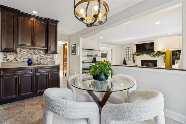 836 Bonnie Brae Lane, Bolingbrook, IL 60440