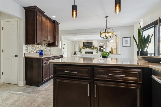 836 Bonnie Brae Lane, Bolingbrook, IL 60440