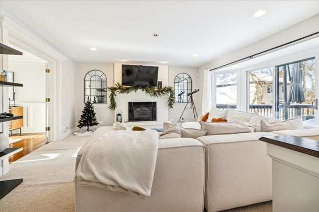 836 Bonnie Brae Lane, Bolingbrook, IL 60440