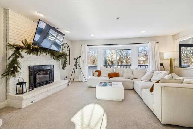 836 Bonnie Brae Lane, Bolingbrook, IL 60440